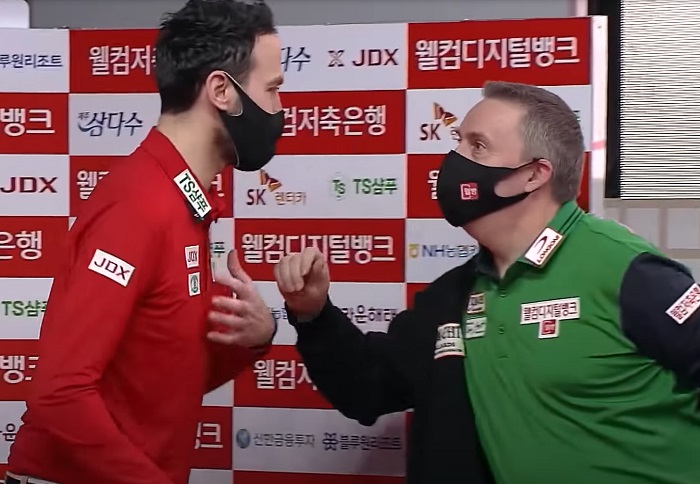 세계캐롬당구연맹 UMB에서 자격정지된 당구선수들 가운데는 쿠드롱(좌)와 필리포스 카시도코스타스 선수도 있습니다.