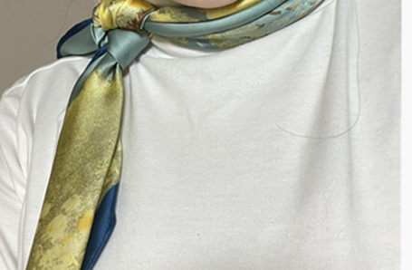 우아한 꽃무늬 스카프