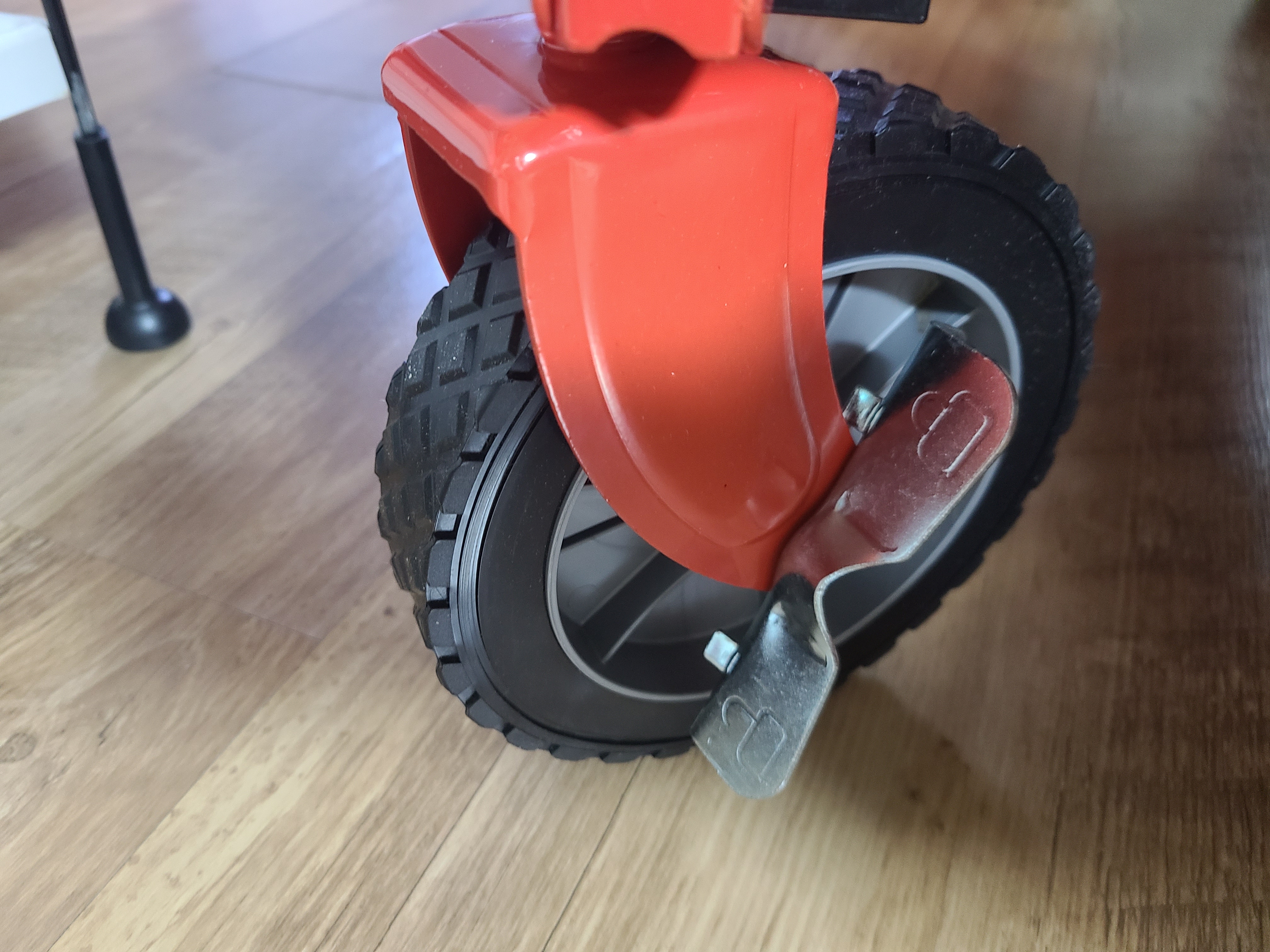 콜맨 아웃도어 웨건 바퀴에 있는 스토퍼