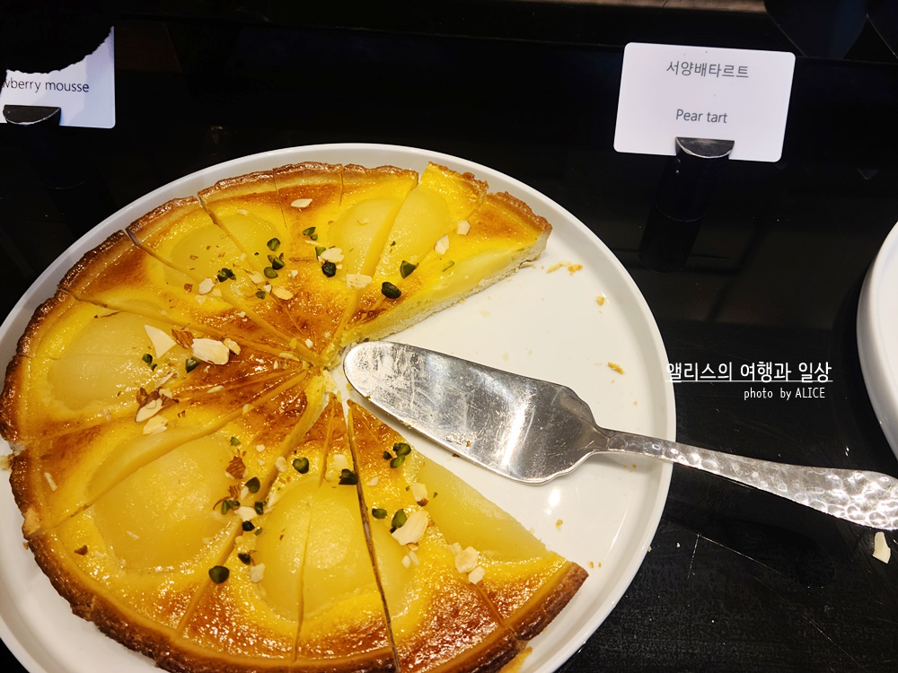 포포인츠 바이 쉐라톤 서울 명동 에볼루션 뷔페 런치 후기