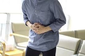 왼쪽 갈비뼈 아래 통증