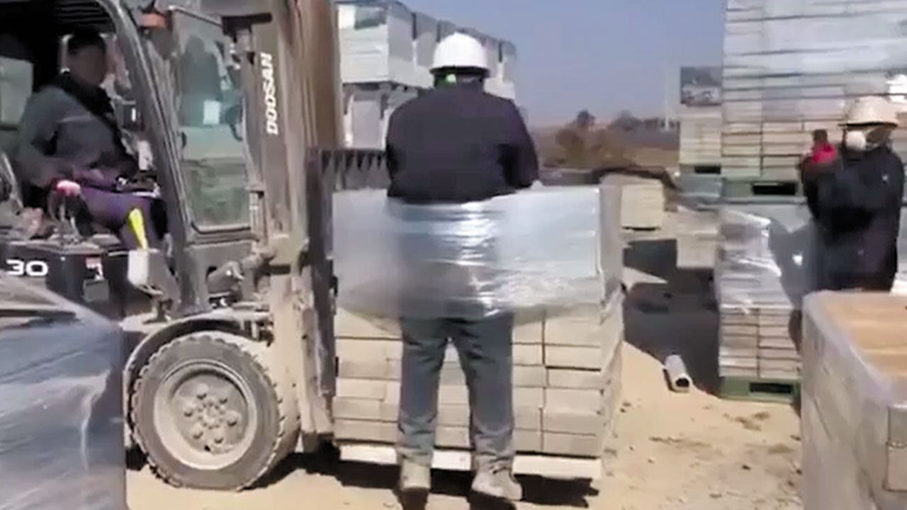 경기 안산의 금속공장