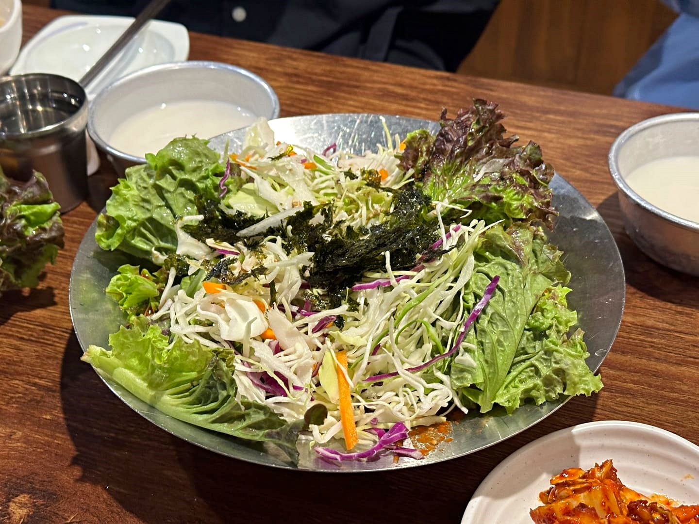 뽕족막국수
