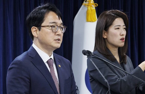 특별사면 대상자를 발표하는 심우정 법무부 차관