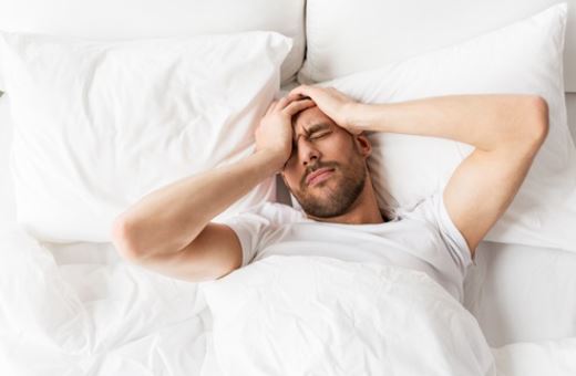 불면증에 시달리는 남자