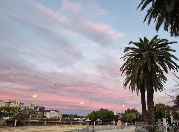 브리즈번 사우스뱅크의 가을하늘
