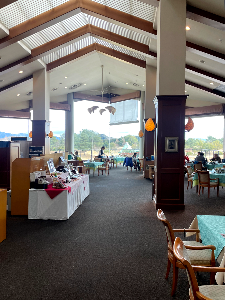 가사기 골프 클럽라운지 2층 식당전경