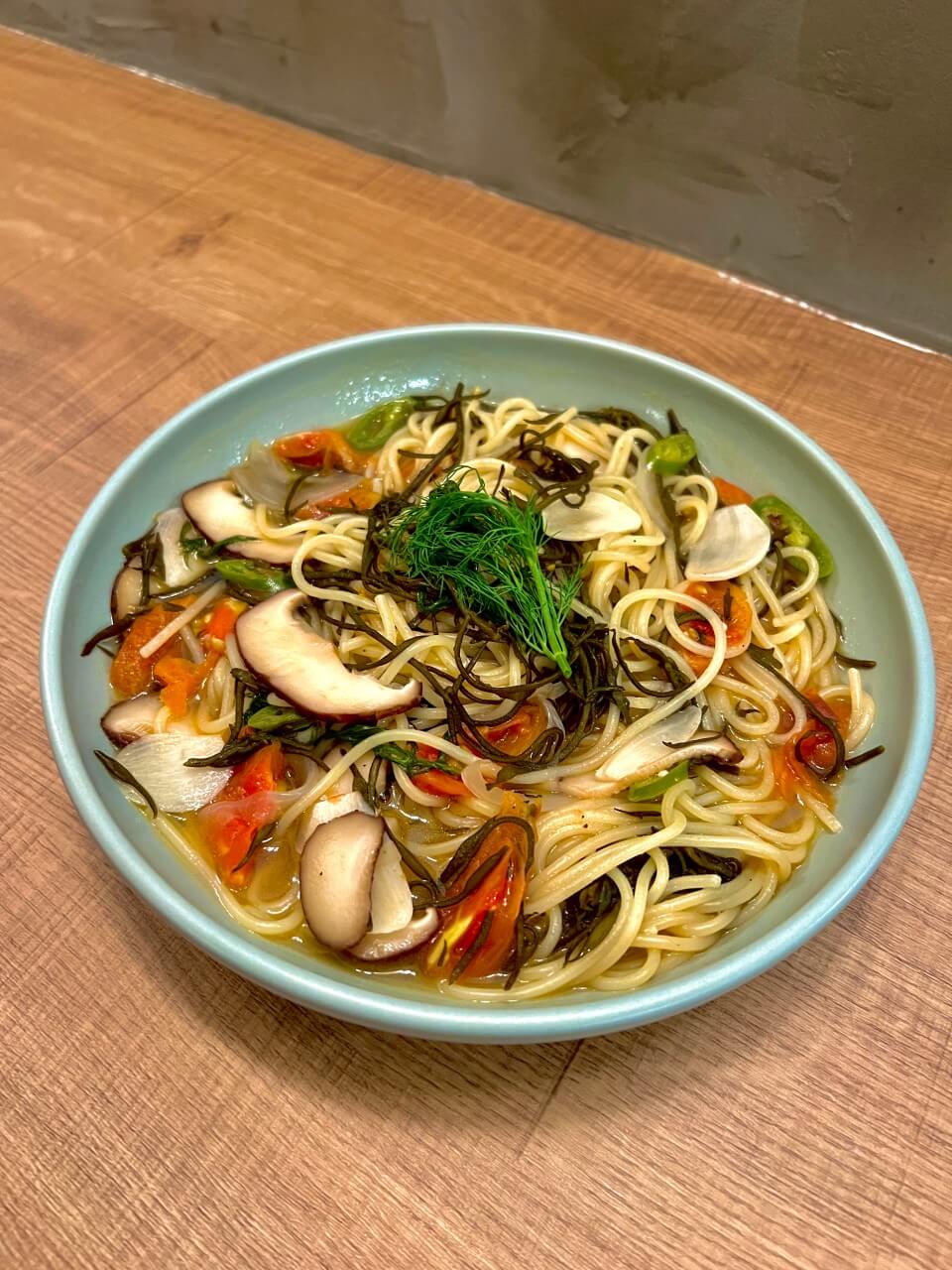 오늘N 2539회 오늘은 국수 먹는 날 찾았다 꿀맛 조합! 전복 비빔국수 서울 마포구 서교동 맛집 잡을손