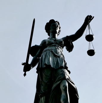 판단은 법원의 몫