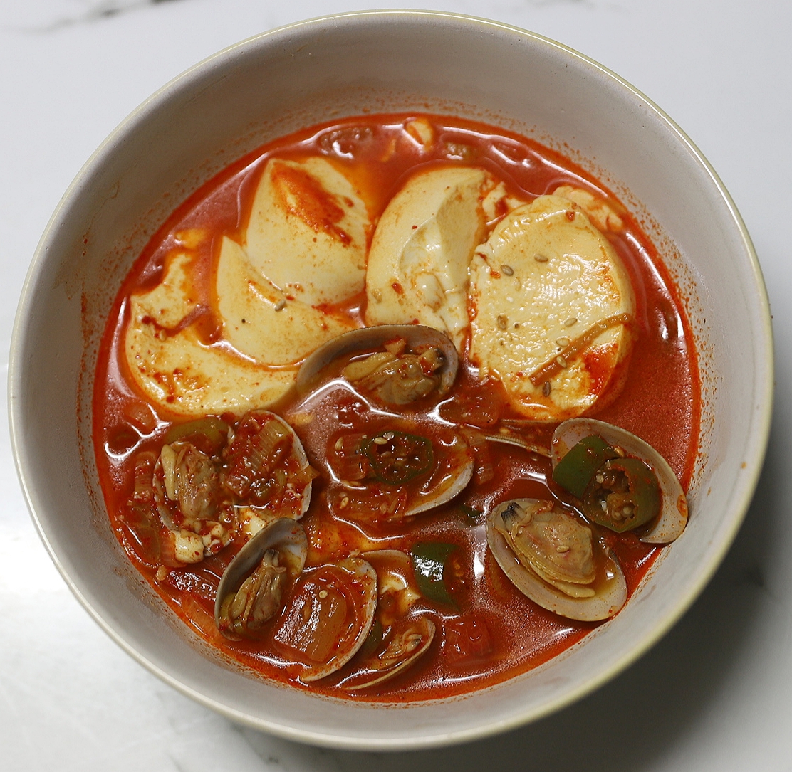바지락을-넣어-끓인-순두부-완성모습2