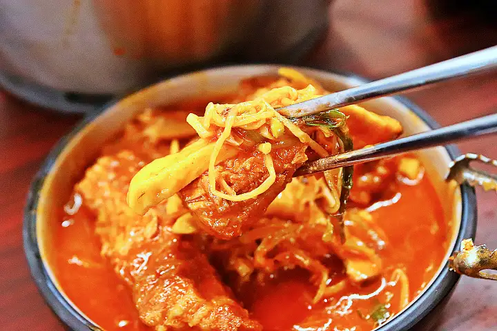 하루 200인분 완판! MZ 취향 저격 건대입구 맛집 추천 생방송투데이 등갈비찜 오늘방송 소문의 맛집