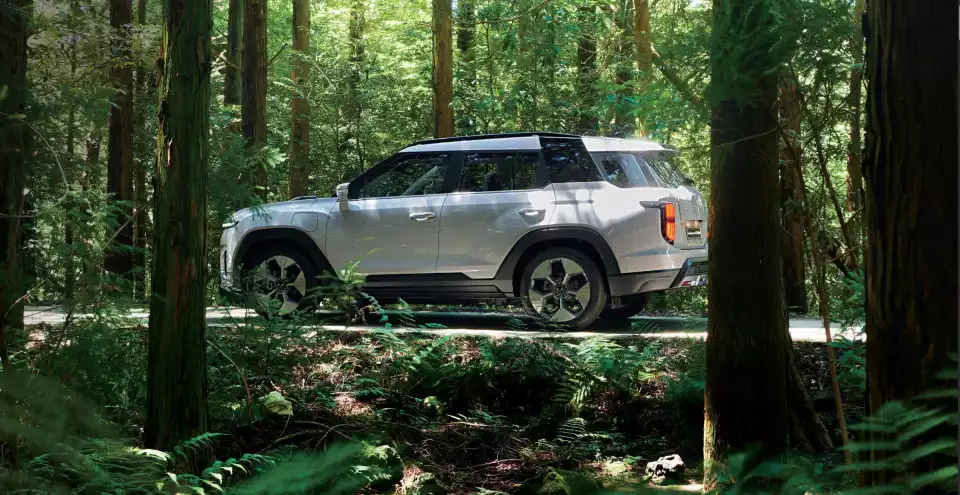 토레스 EVX는 노지 캠핑을 겸한 전기차로 괜찮아 보입니다(출처 : KG 모빌리티).