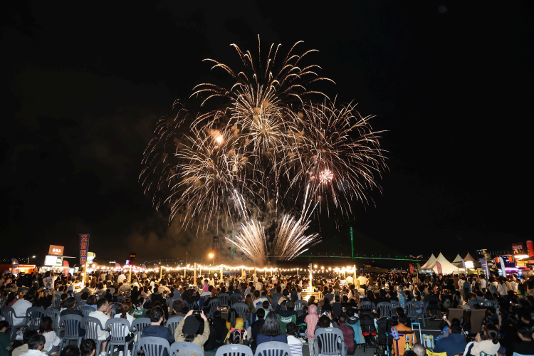 [5월 축제]제18회 부산항축제 with MyK FESTA❘ K-POP 콘서트 예매 방법, 불꽃쇼, 공연, 프로그램 정리