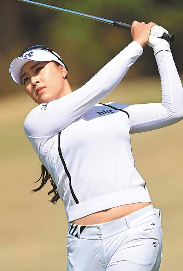 윤이나 프로 골프선수 나이 프로필 총정리: 고향, 학력, 오구 플레이 징계 감경 전말 및 2024년 KLPGA 3관왕에서 2026년 LPGA 메이저 상금 잭팟까지 스탯 분석