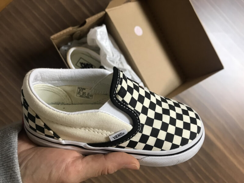 반스 체커보드 클래식 슬립온 - 손바닥 크기와 비교샷
