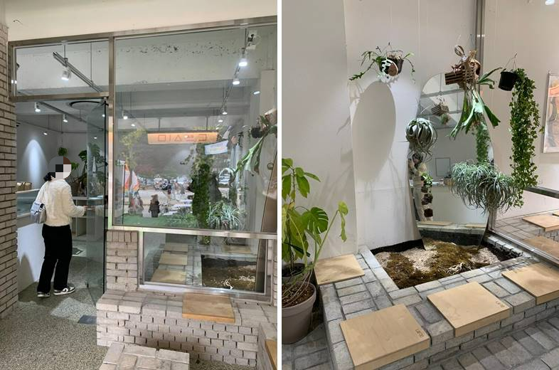 됴심 입구와 입구 근처 자리