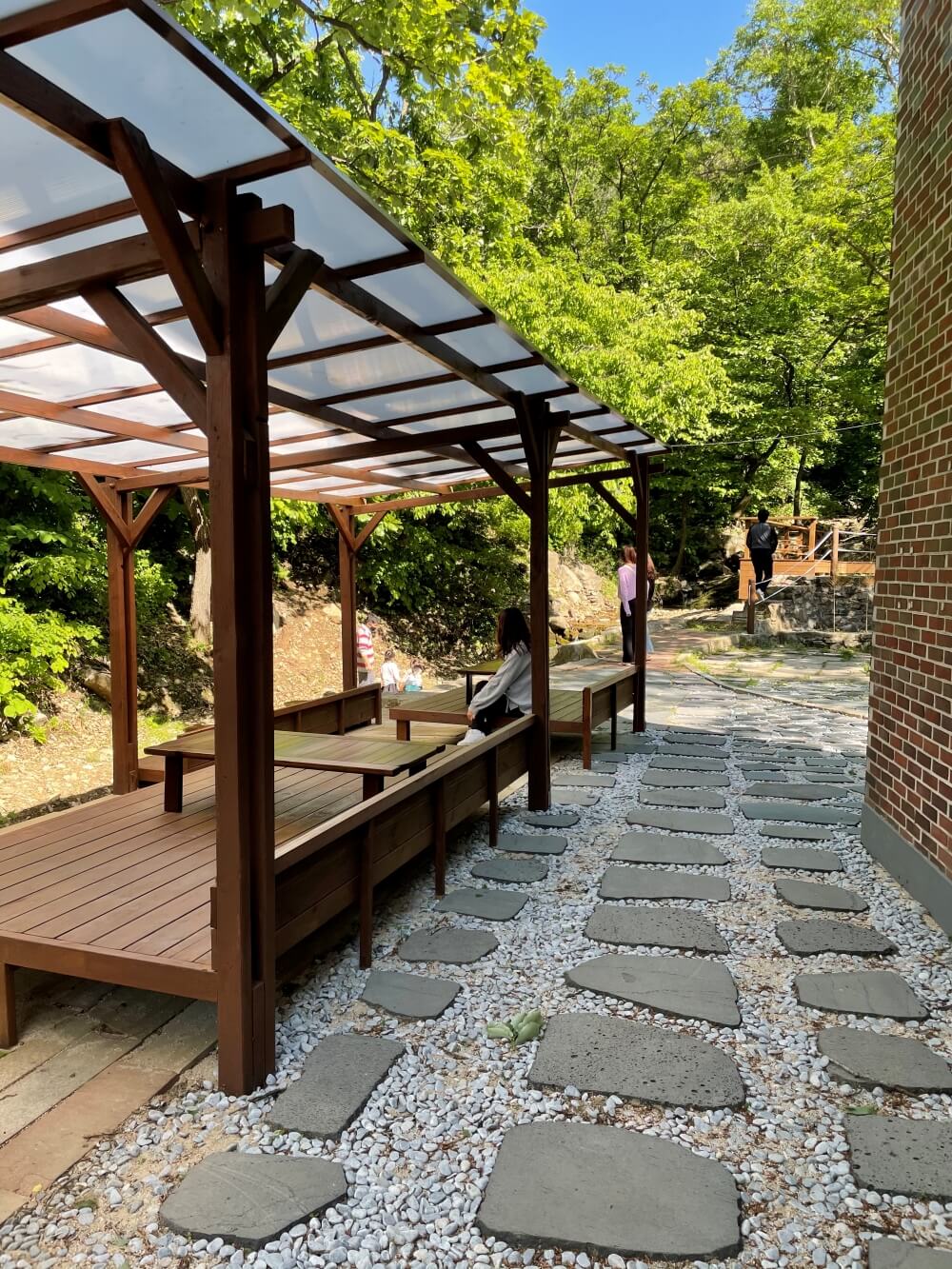 오라운트-더브루-야외-좌석