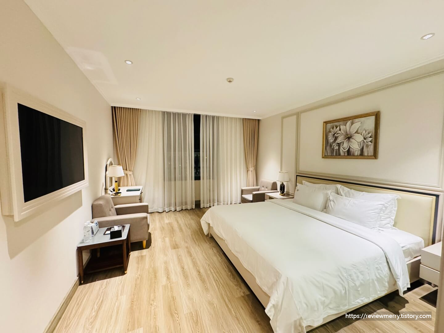 룸 내부 전체 사진