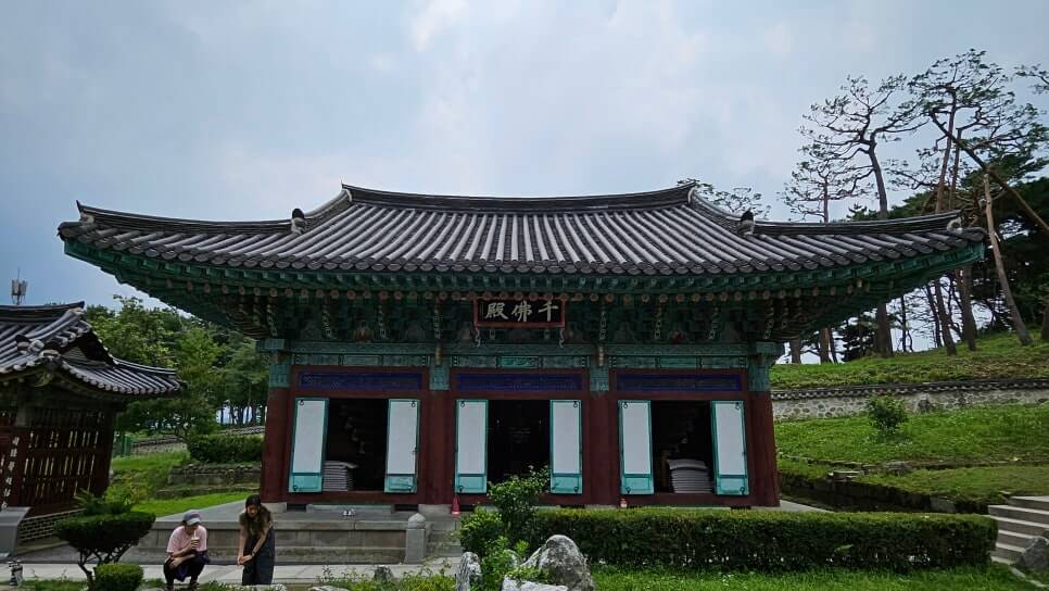 화성 용주사 : 정조의 효심이 깃든 효 사상과 불교 문화가 공존하는 천년 사찰