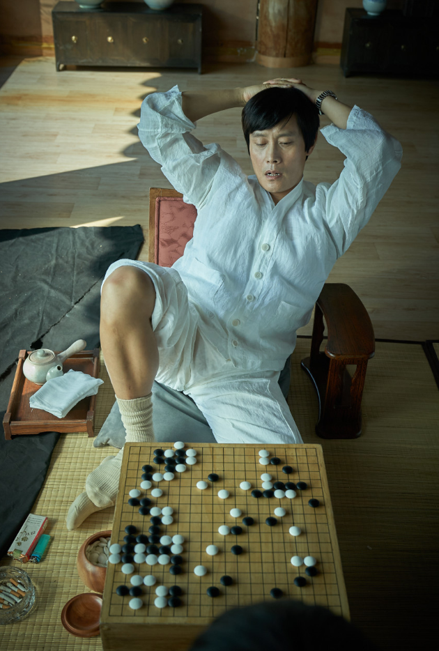 영화 승부의 한장면, 조훈현이 바둑을 두고 있는 장면임