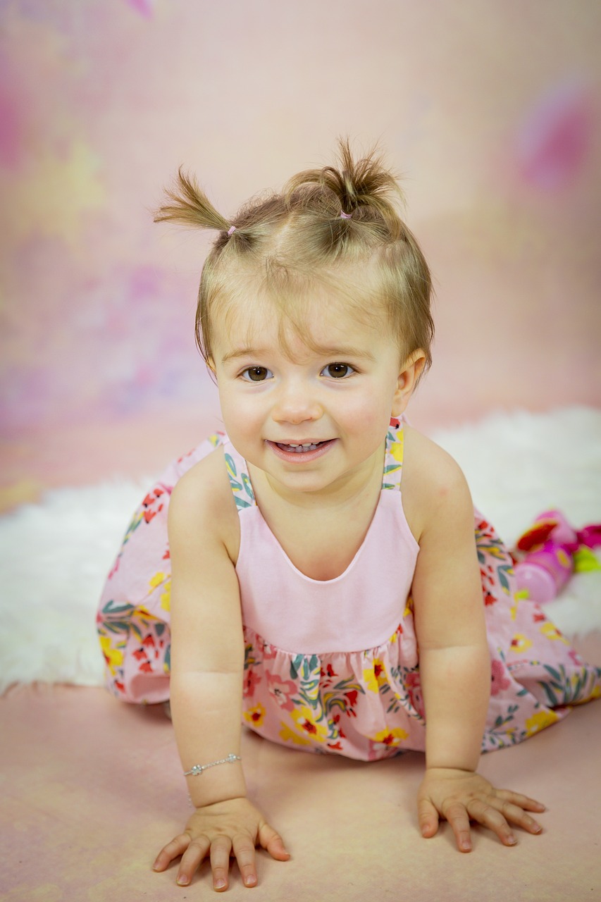 신생아 첫 외출 시기는 언제? 신생아 외출, 외출 시기, 외출 방법, 직사광선 대처법