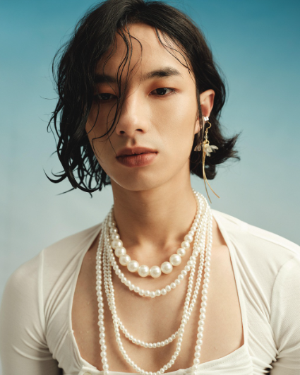 성별의 해체: 젠더 뉴트럴을 넘은 ‘완전 중성’ 패션 5가지