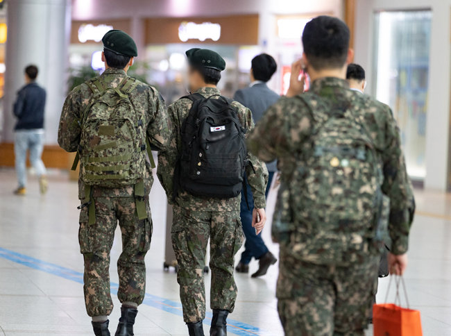군인 휴가 종류와 기간 및 혜택 알아보기: 에버랜드 무료, 숙박 할인 혜택까지!
