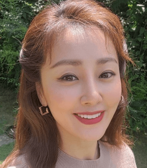 배우 오나라님 얼굴 사진입니다.