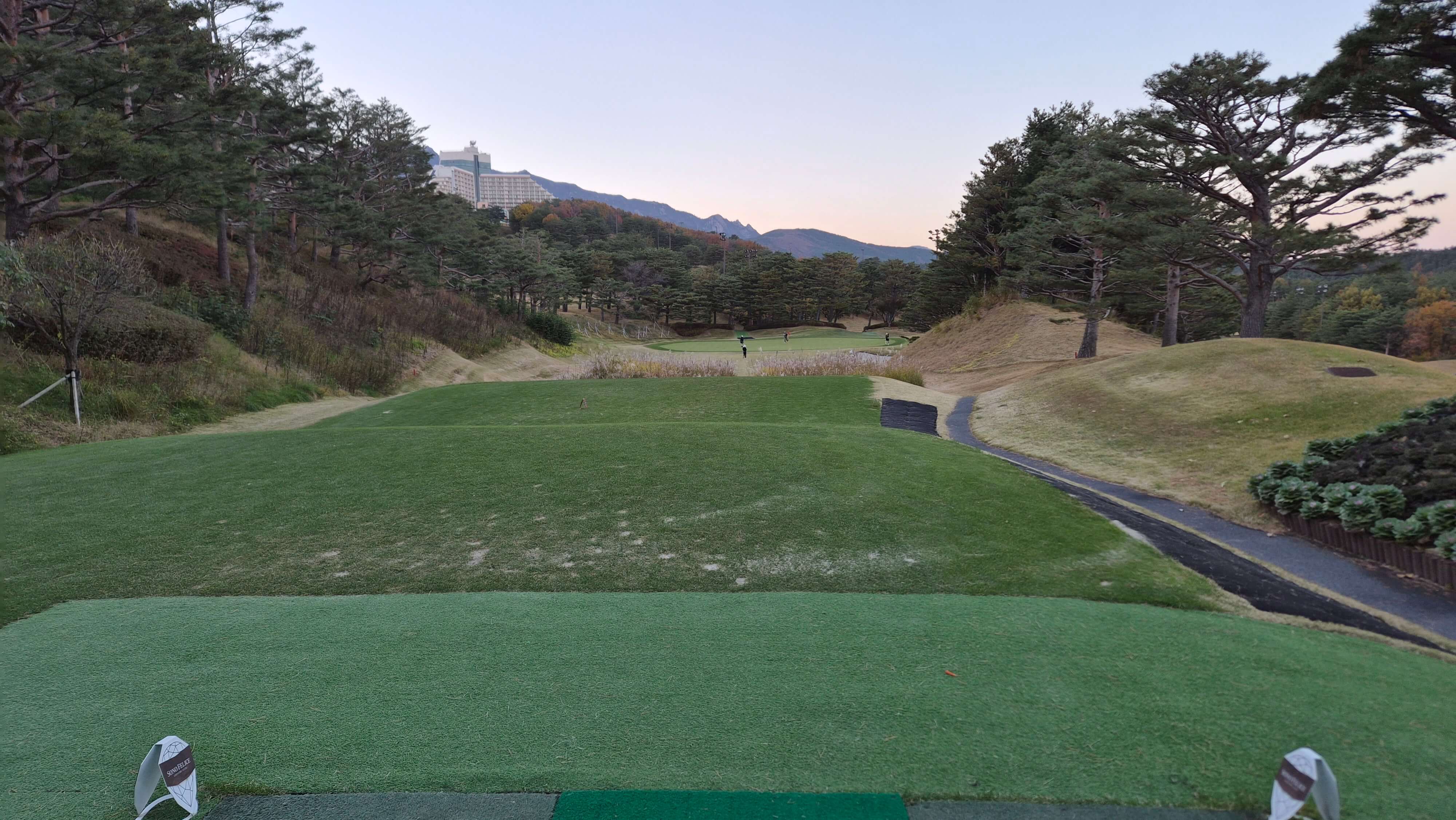 골프장 경험담 소노펠리체cc델피노 설악산 울산바위와 탁 뜨인 동해 바다 소나무가 멋진곳