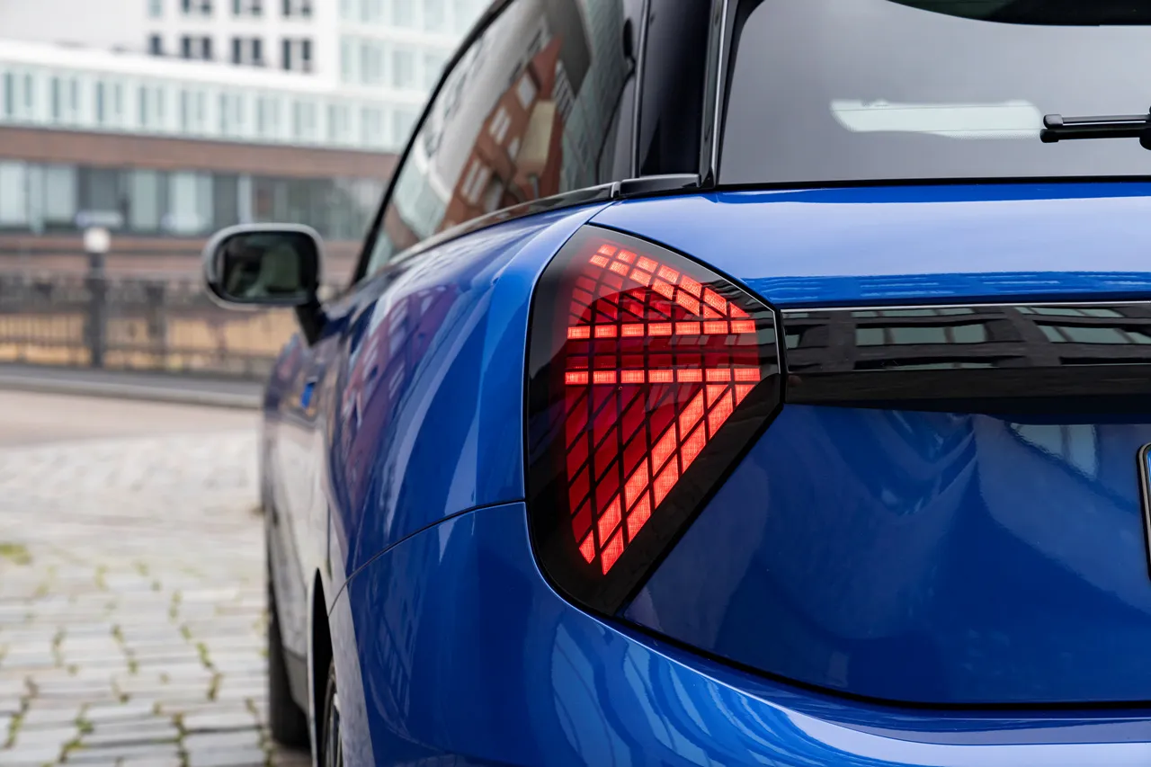 미니 해치백 SE 차량 이미지