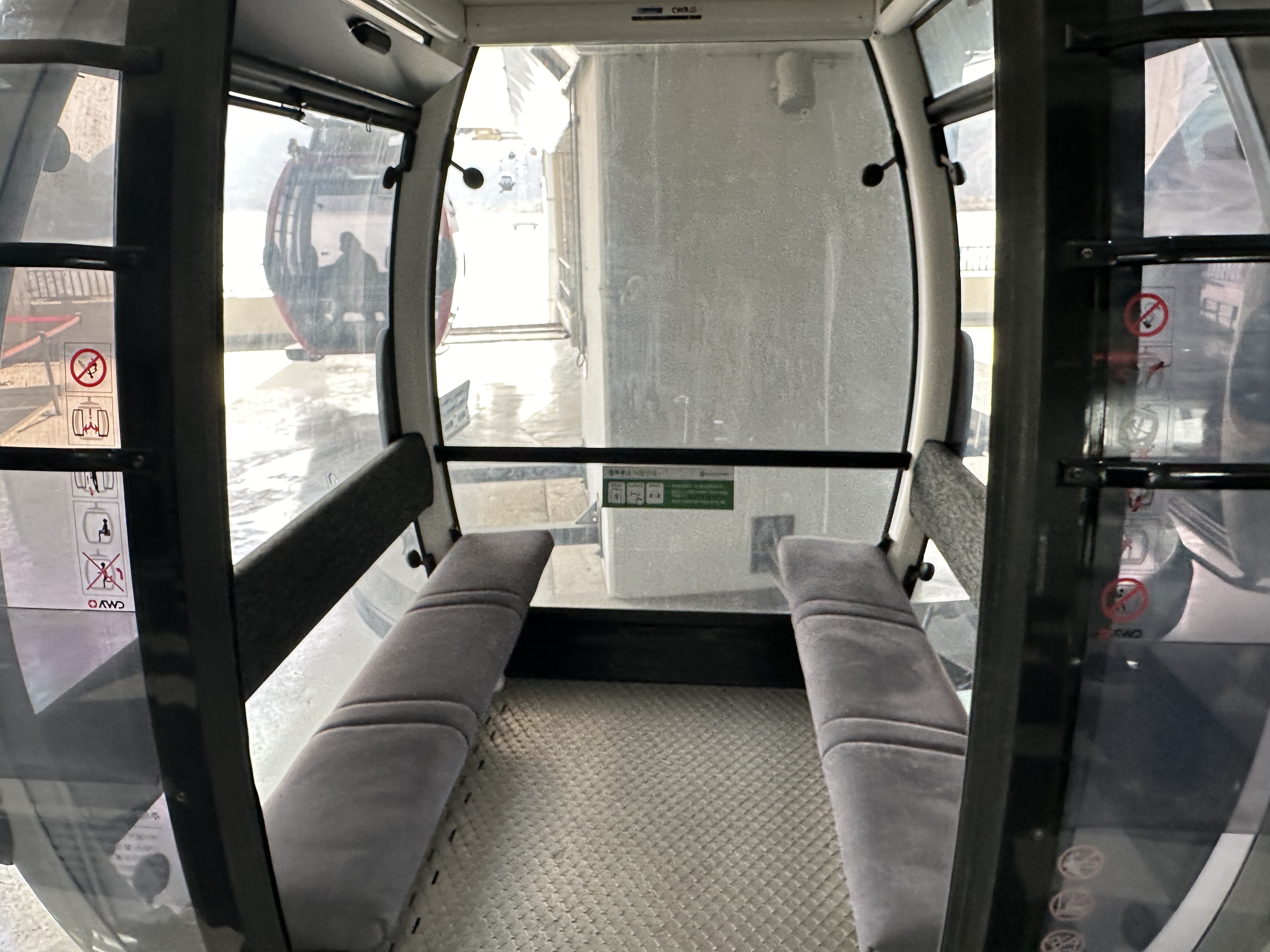 삼악산 케이블카 일반캐빈 내부