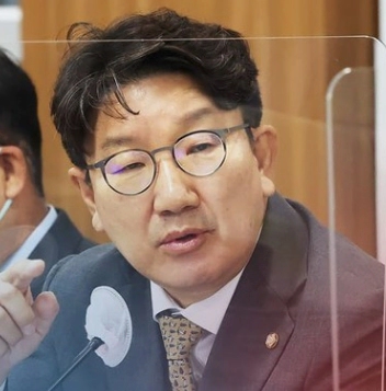 권성동 국회의원 프로필 나이 고향 학력 경력 재산
