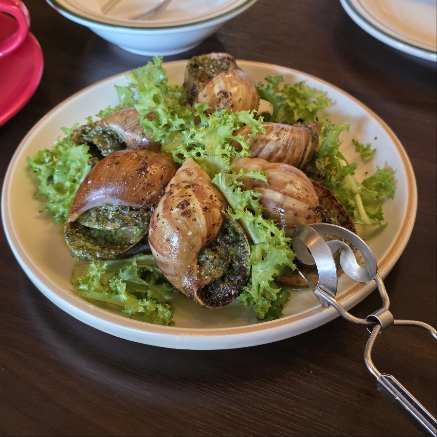 에스카르고 요리, 버터와 허브로 조리한 달팽이