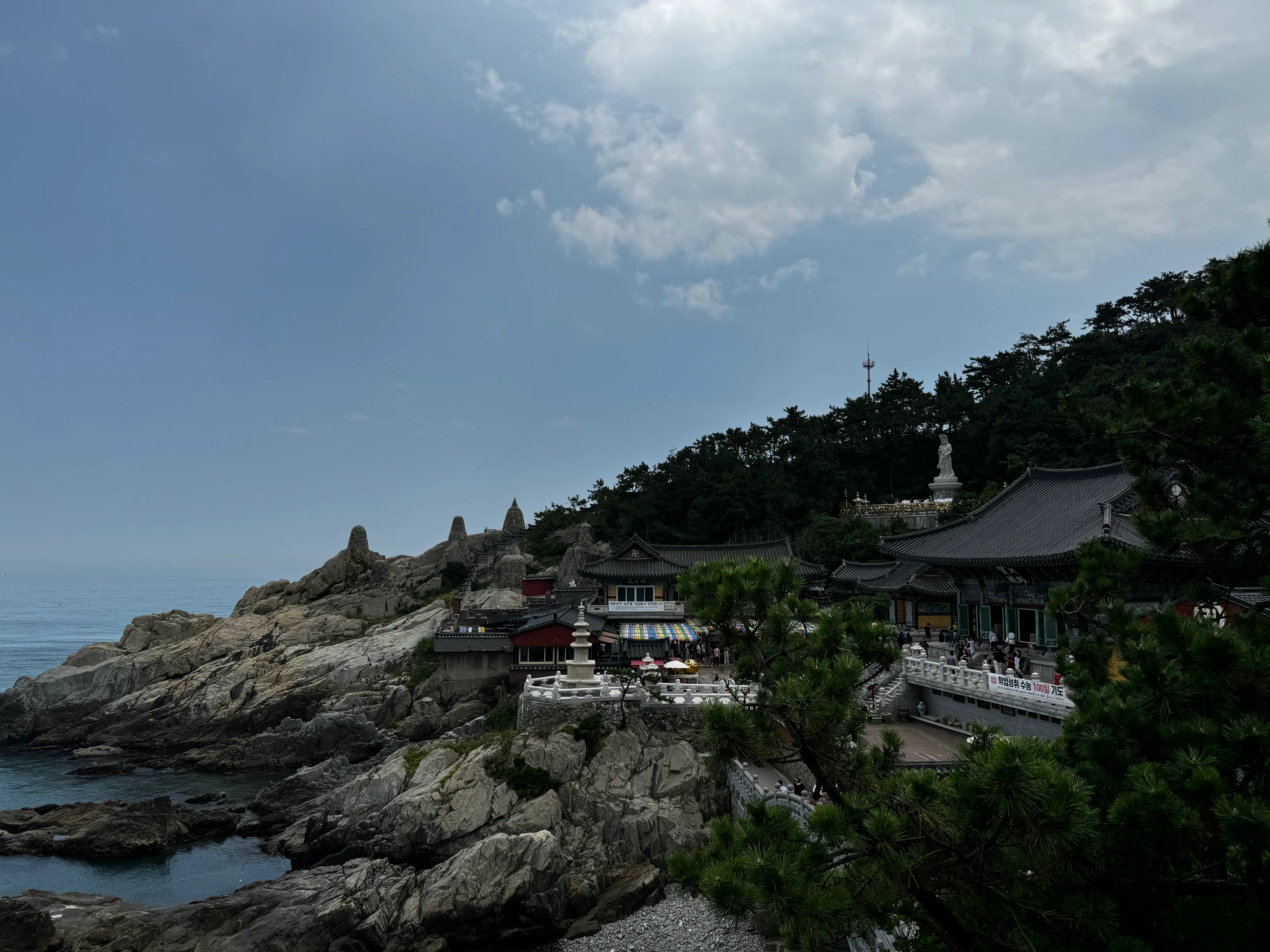 부산 해동용궁사의 여름