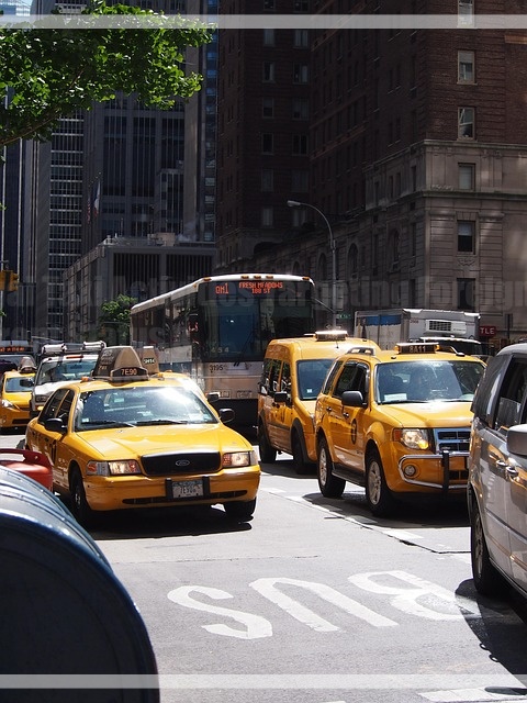 Illegal Taxi Activities Targeting Foreigners: Current Status &amp; Response Methods