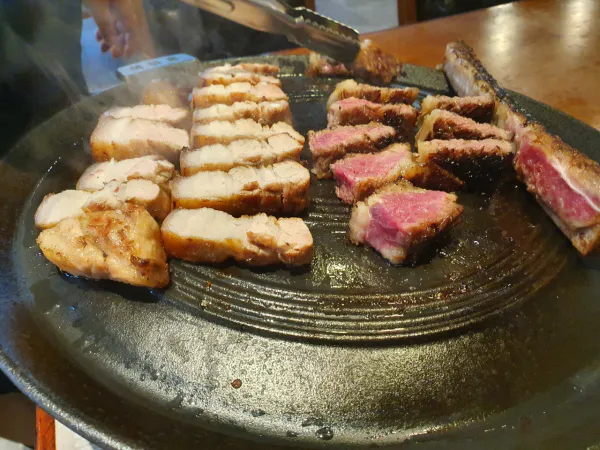 생생정보 대결 맛 대 맛 칼집 우대 갈비 vs 숯불 통삼겹살 음식점