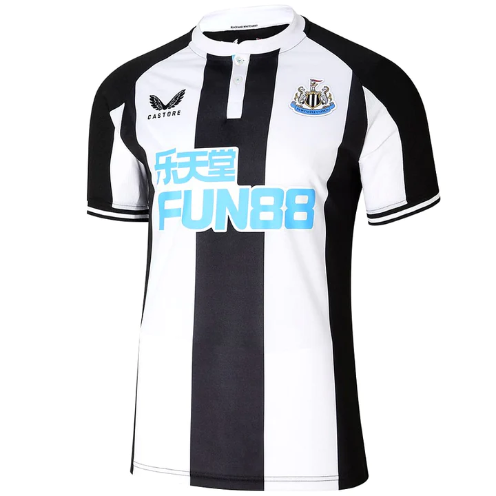 Newcastle United의 유니폼