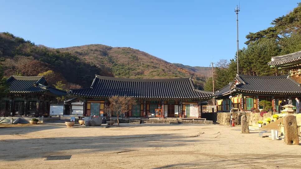 안성 청룡사 : 남사당패의 숨결과 서운산의 비경을 품은 천년 고찰에 스며든 불교 문화와 고려·조선의 역사