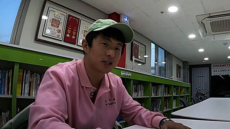 웹툰-작가-겸-방송인-기안84