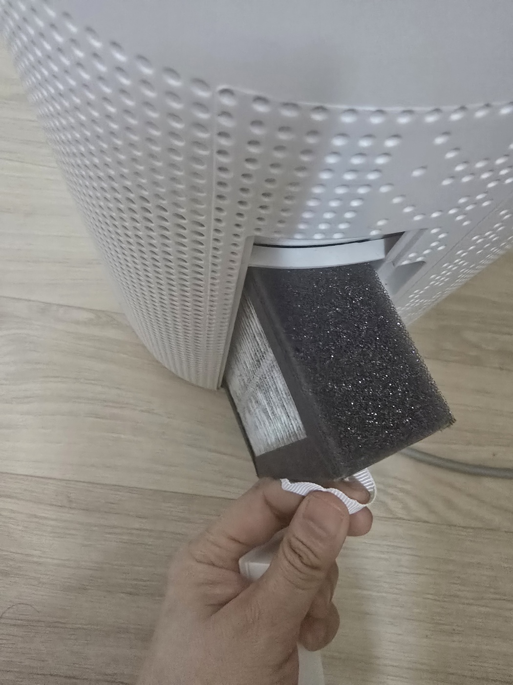 제습기에 필터 교체할수 있게 되어있다