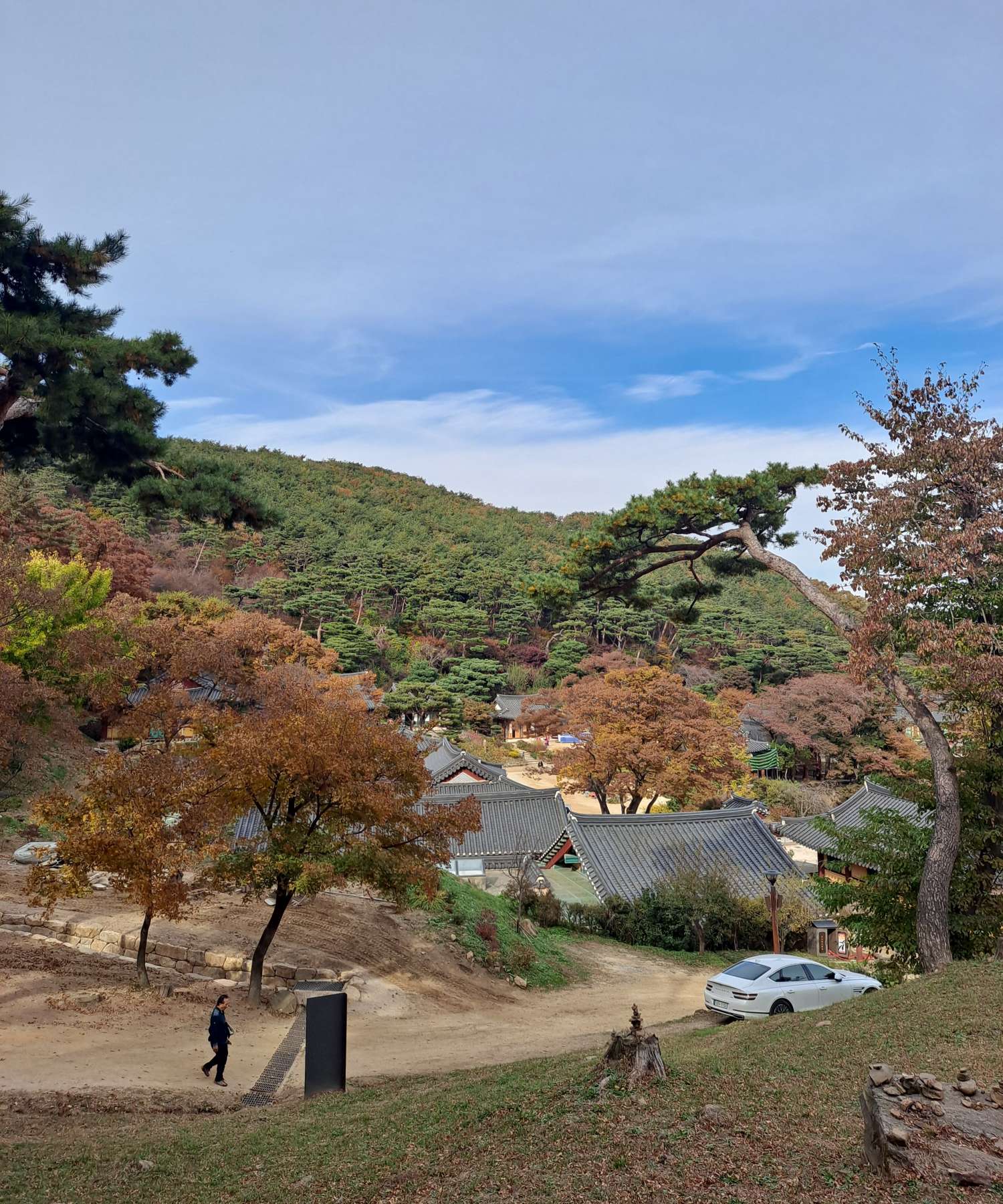 진지에서 바라본 전등사