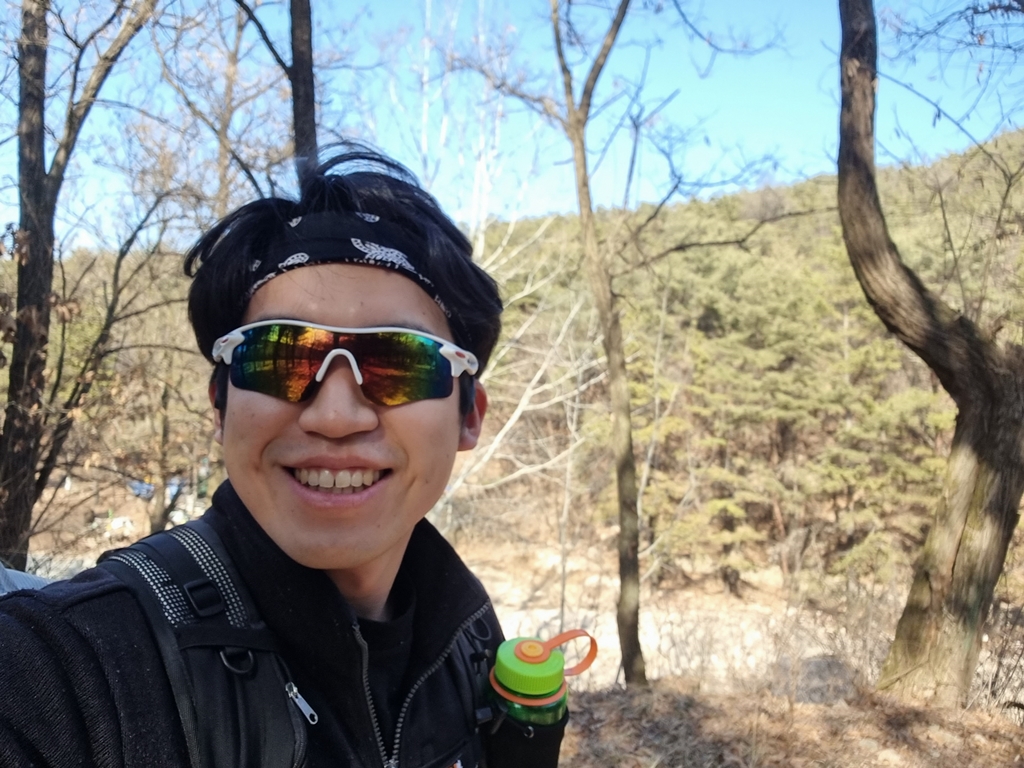 산행 시작을 기념하는 셀카 한 장