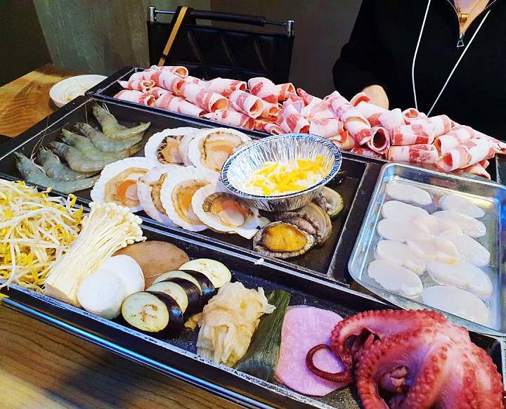 군포 산본 고깃집 철판 해물 삼합 황제 해물 전골 수중 숙성 한우 조개찜 맛있으면 0칼로리 맛집 추천