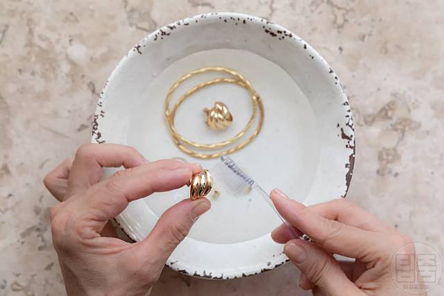 금반지 금팔찌 세척 쥬얼리샵 금은방 다이아몬드 금반지