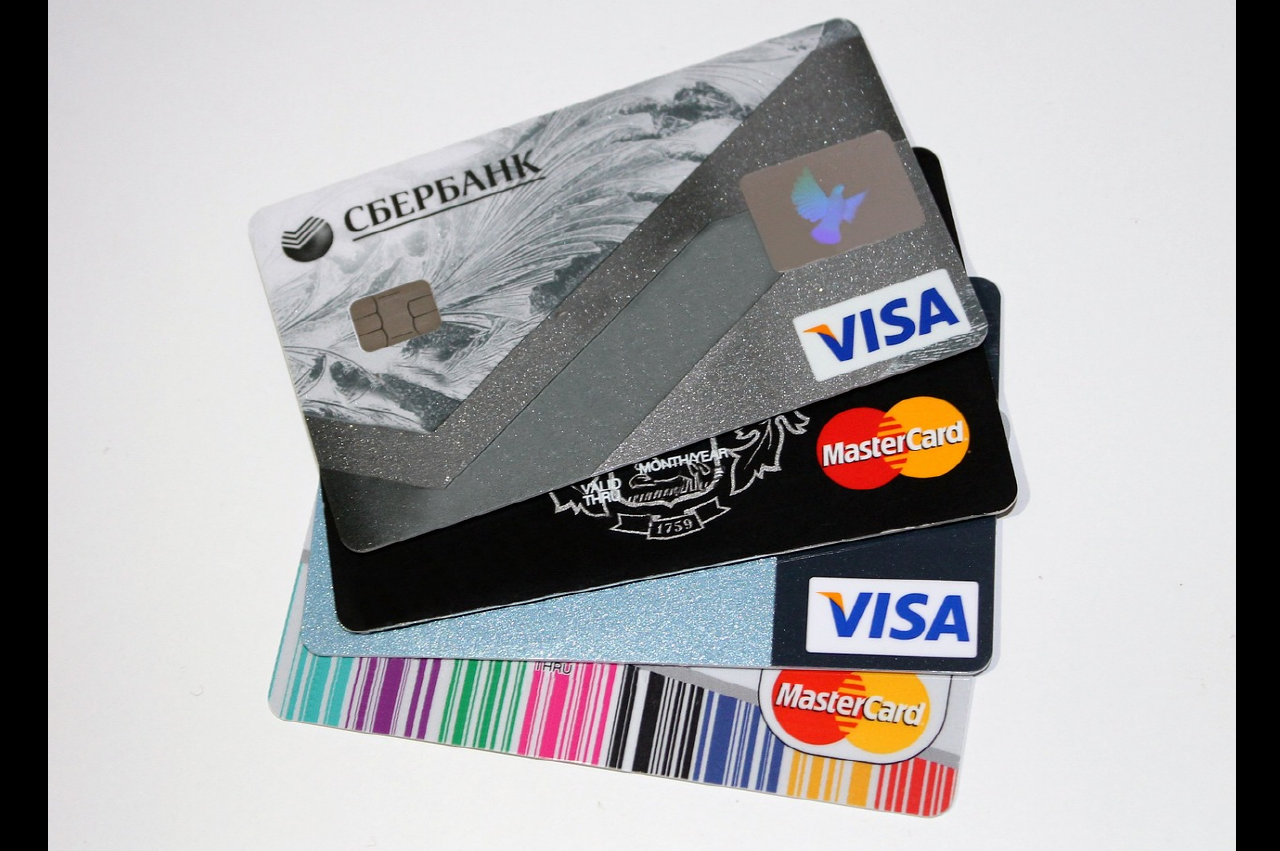 4장의 신용카드 사진
