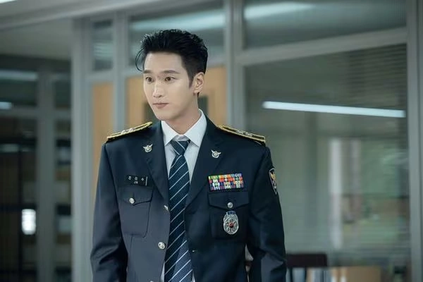 재벌X형사 진이수