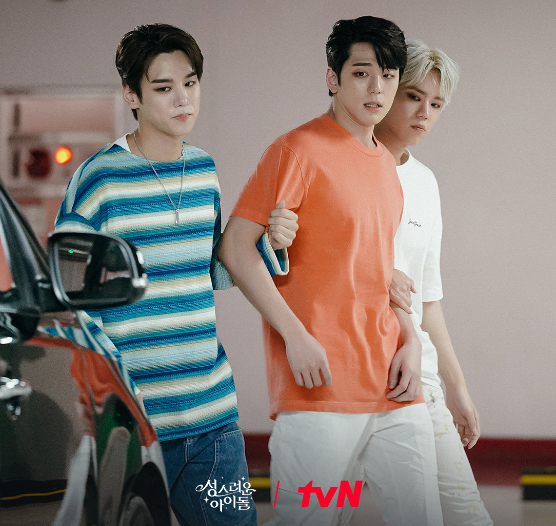 성스러운 아이돌 드라마