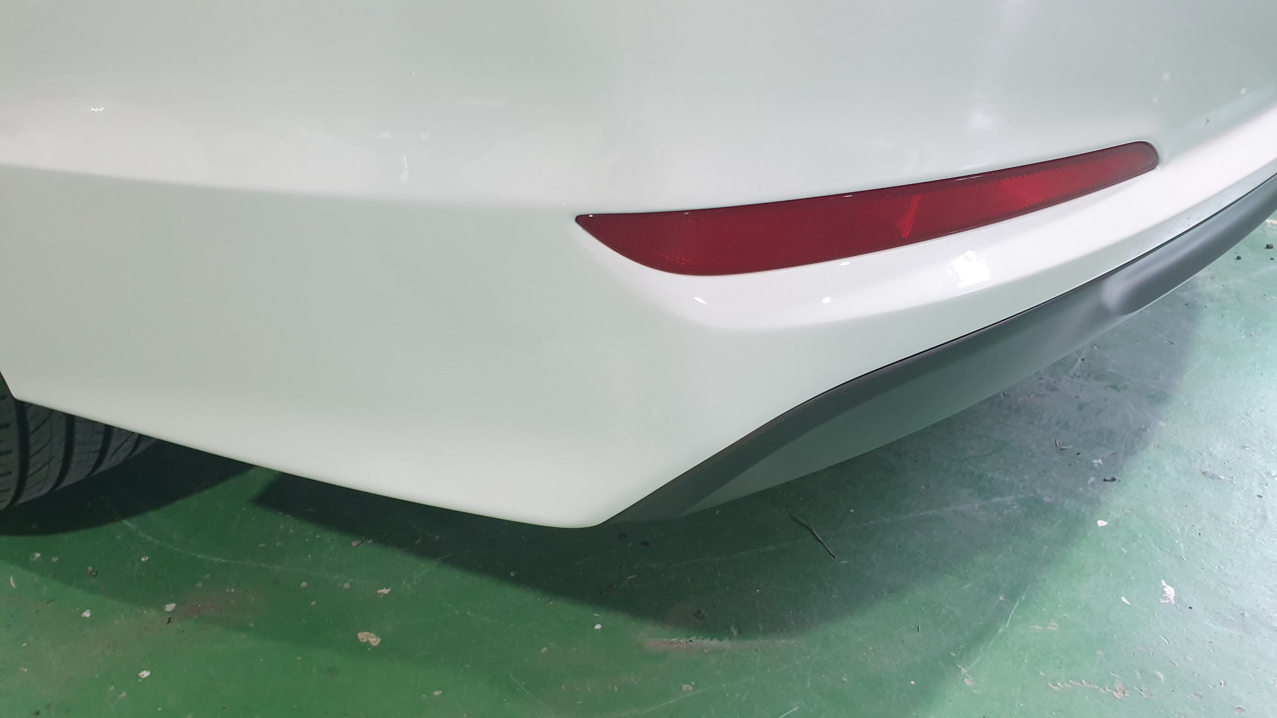 찢어진 범퍼복원 작업 후 모습 1