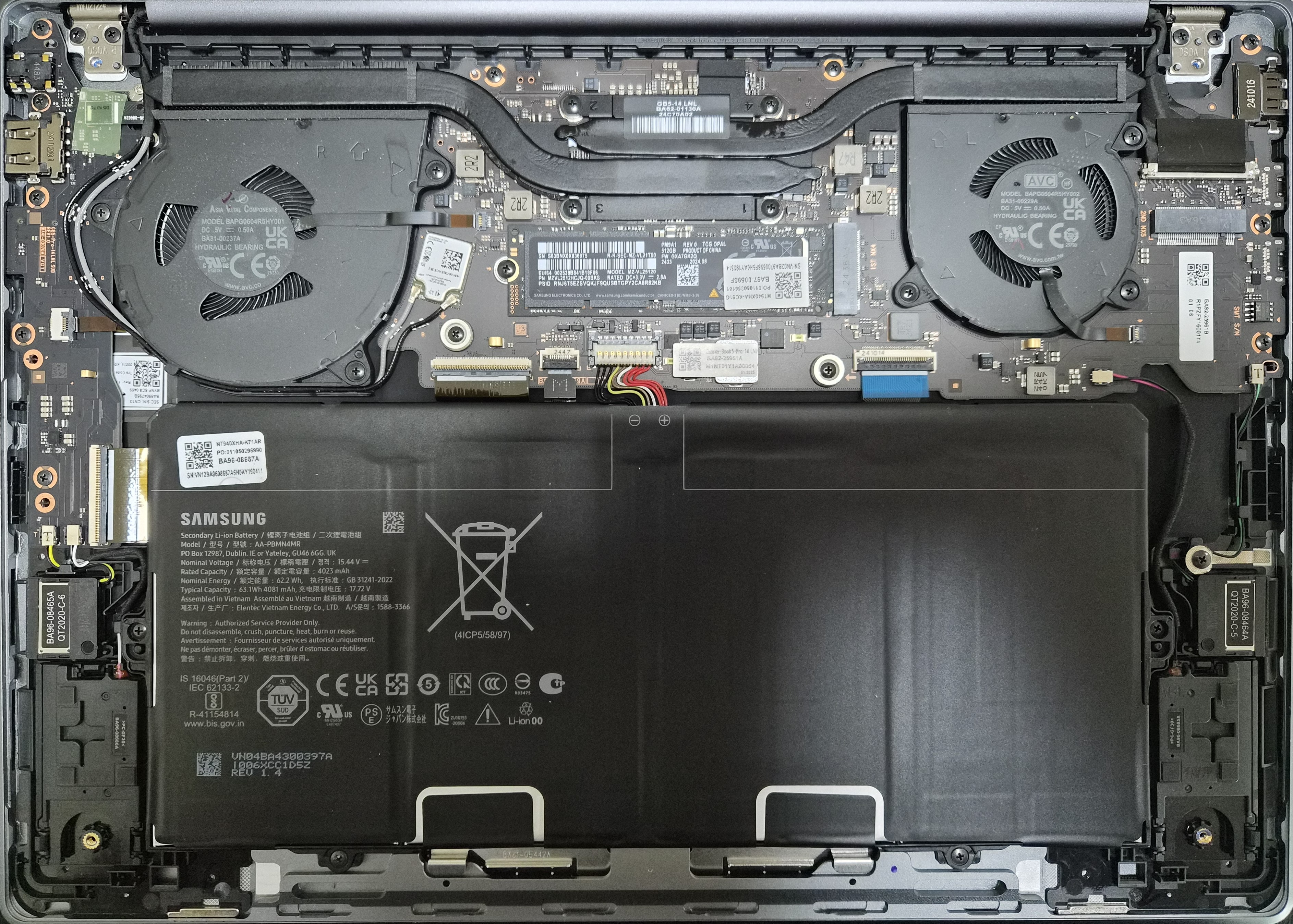 NT940XHA-KC51G 내부 분해 사진