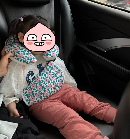 아이 차량 안전벨트 가드커버와 목베개하고 공항가는 길 딥슬립